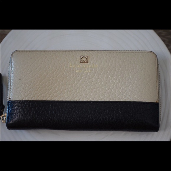 Kate Spade Wallet - Picture 3 of 4